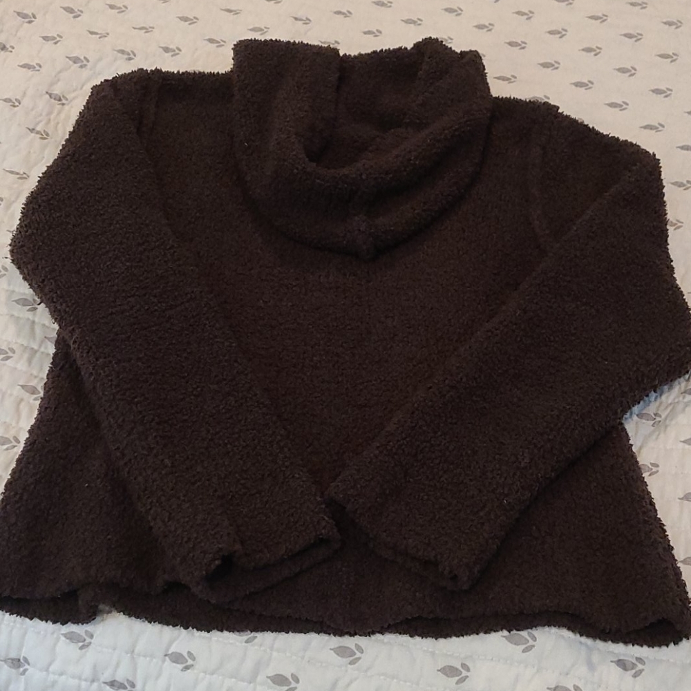 Super soft sweater with hood - Picture 3 of 4